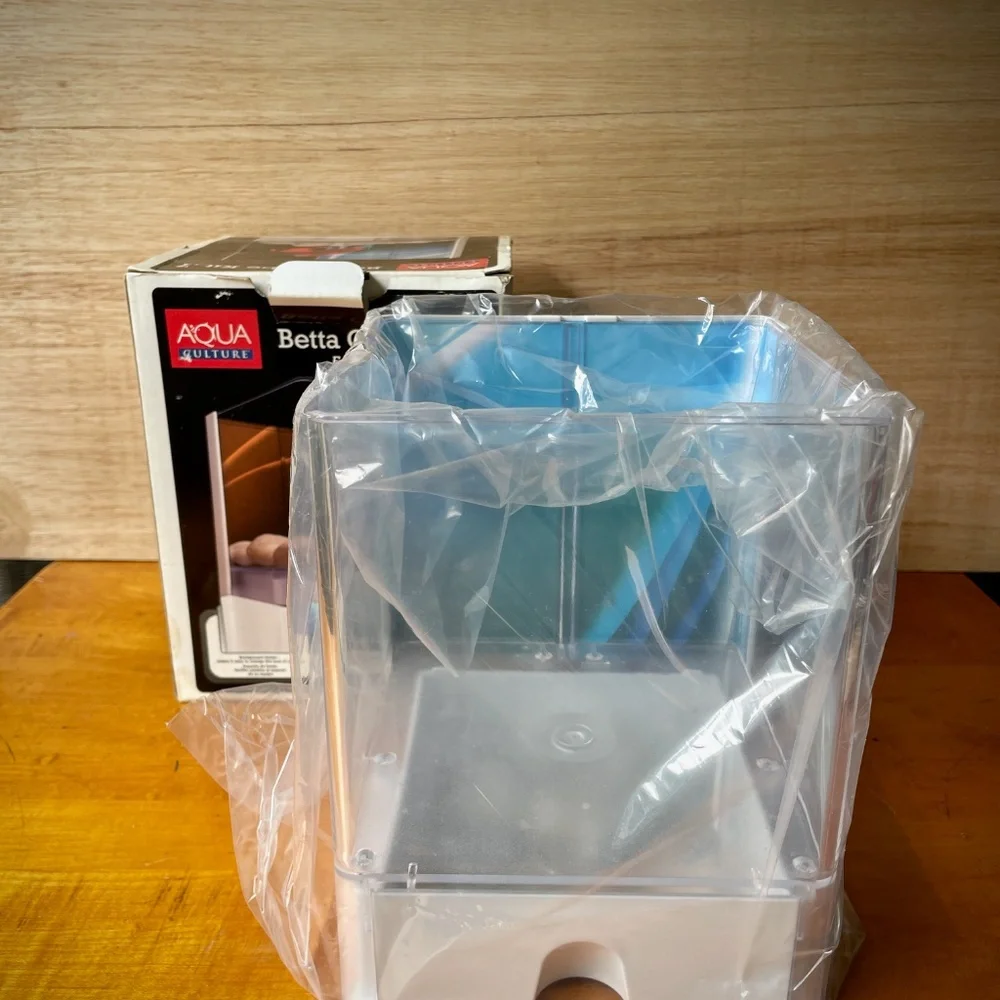 New in Box Beta Cube Kit, Aqua Culture (fish tank)